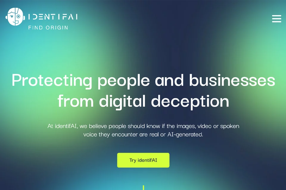 IdentifAI分析图像、视频与音频合成痕迹的产品界面