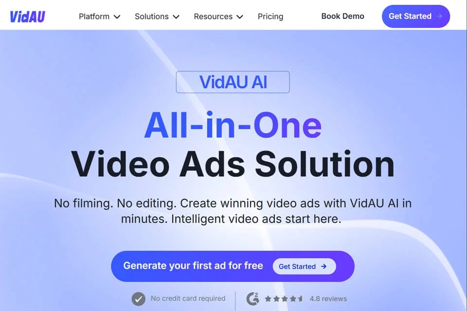 VidAU AI视频广告制作界面与短视频素材示意